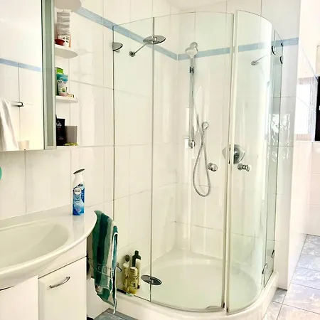 Séjour chez l'habitant Wolkenzimmer Mit 140 Cm Bett Im Erdgeschoss Seligenstadt